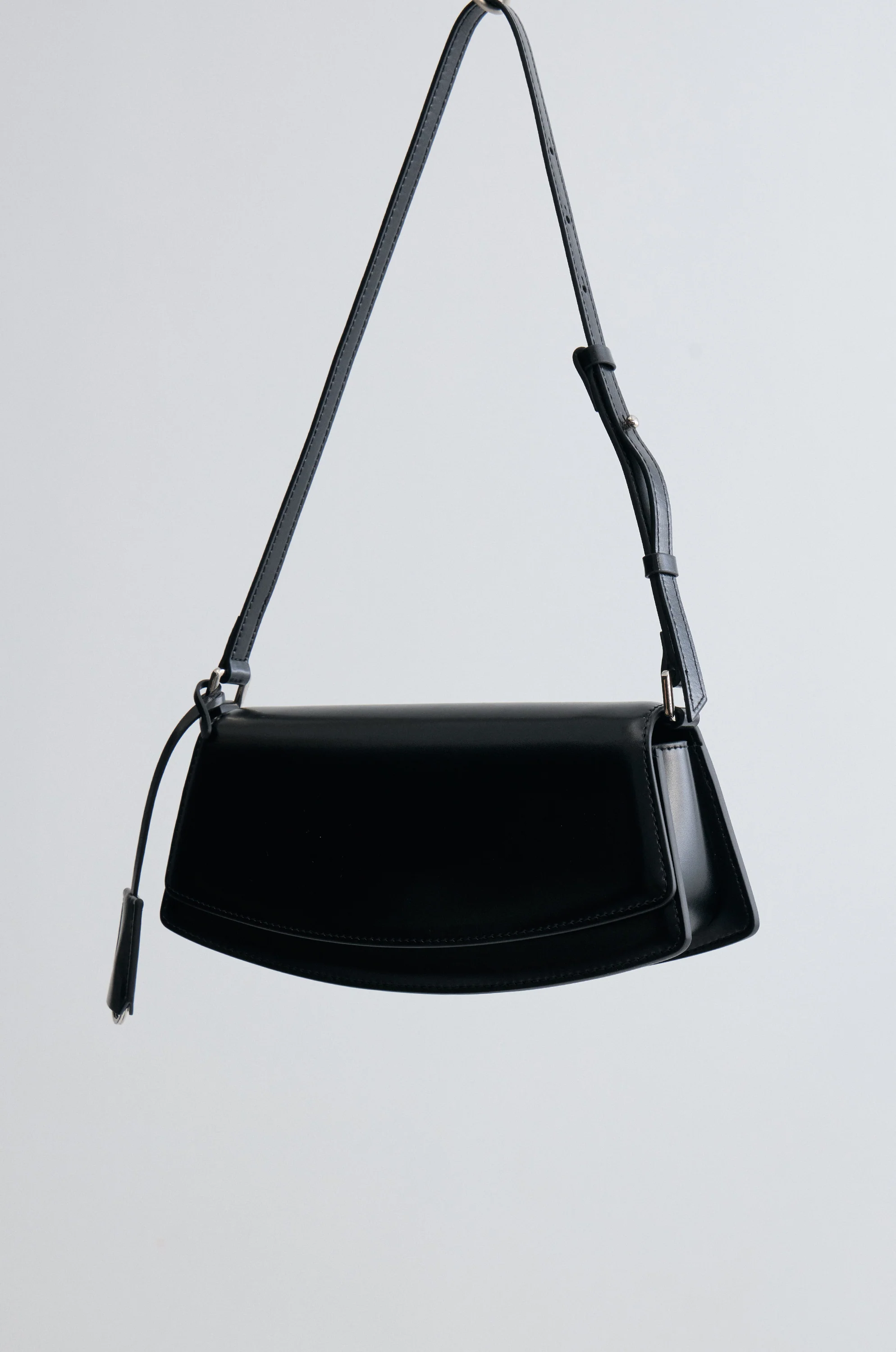 90s Utility Shoulder Bag Black - Image 4