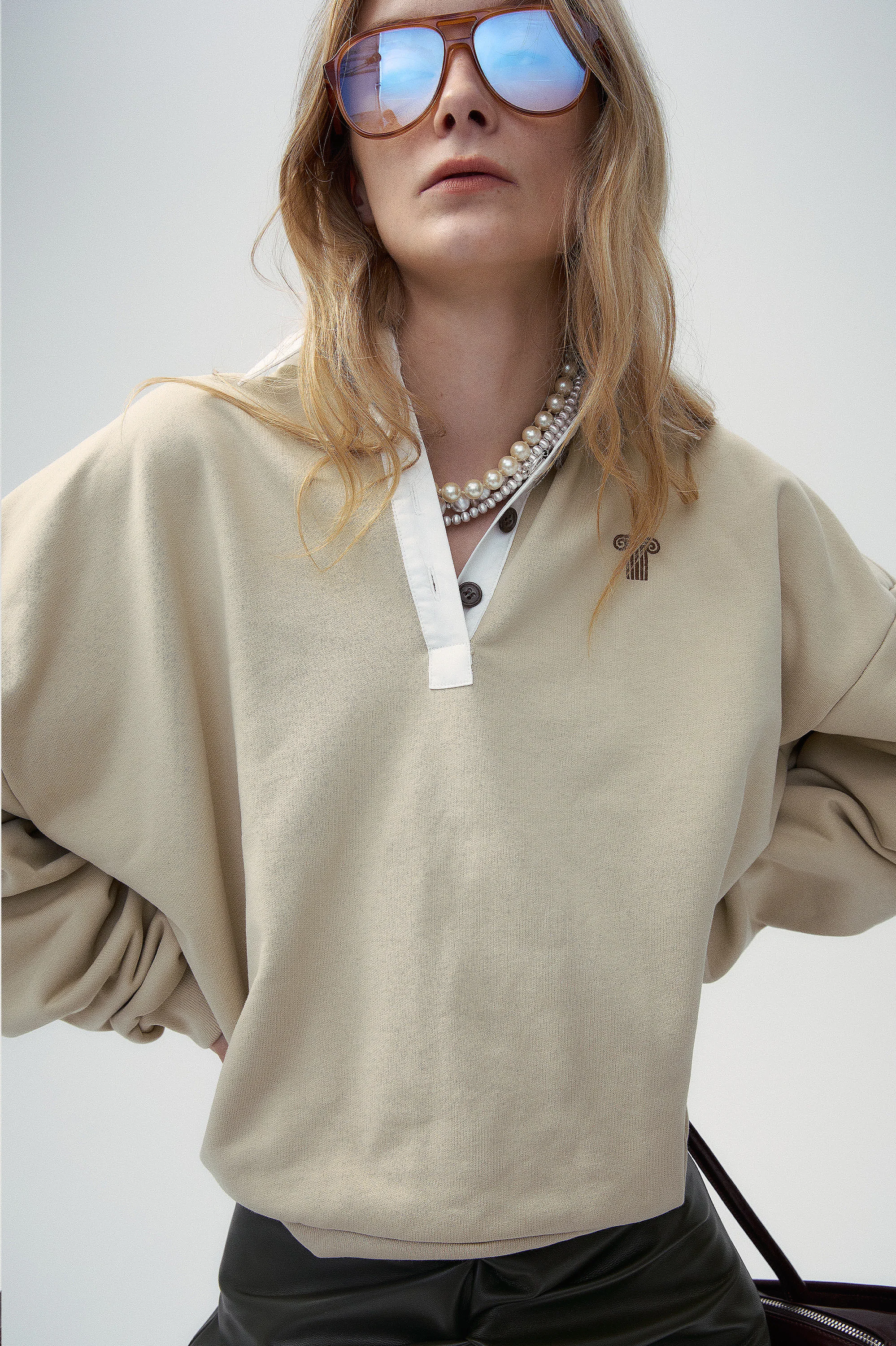 "Bon Voyage" Capsule Series - "Meet The Goddess" Embroidered Polo Sweatshirt - Melange gray - Image 5