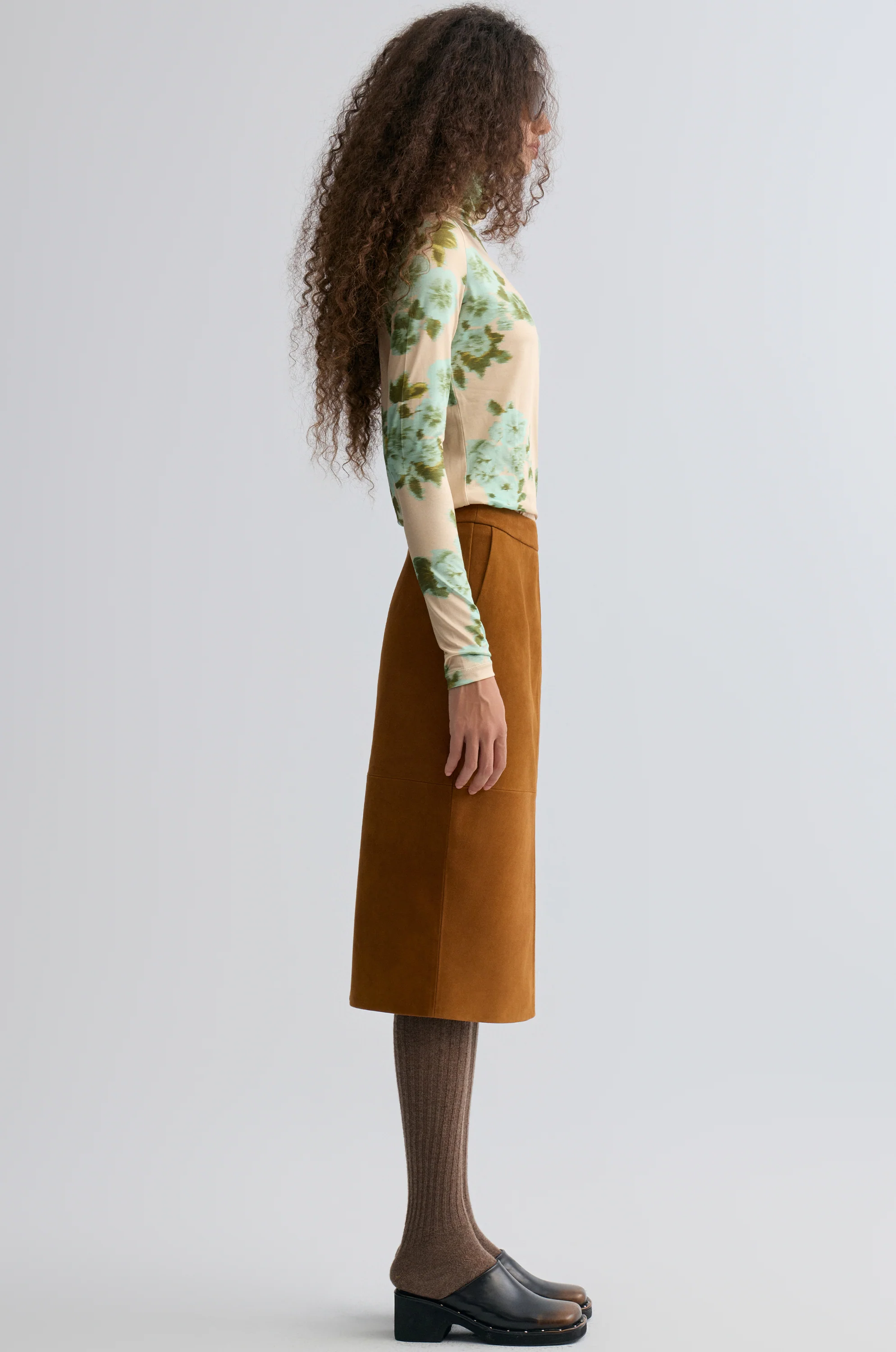 Bonnie Skirt in Suede - Image 4