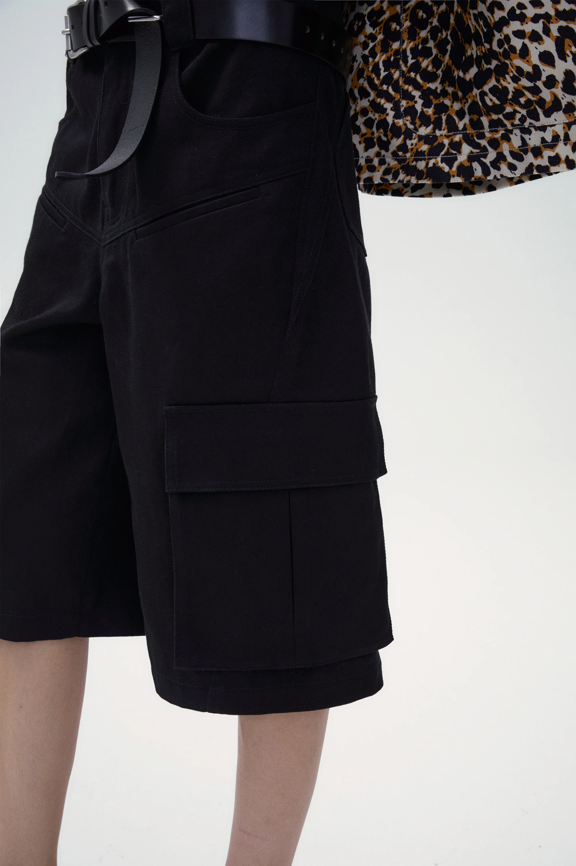 Callie Cotton Twill Shorts - Black - Image 3