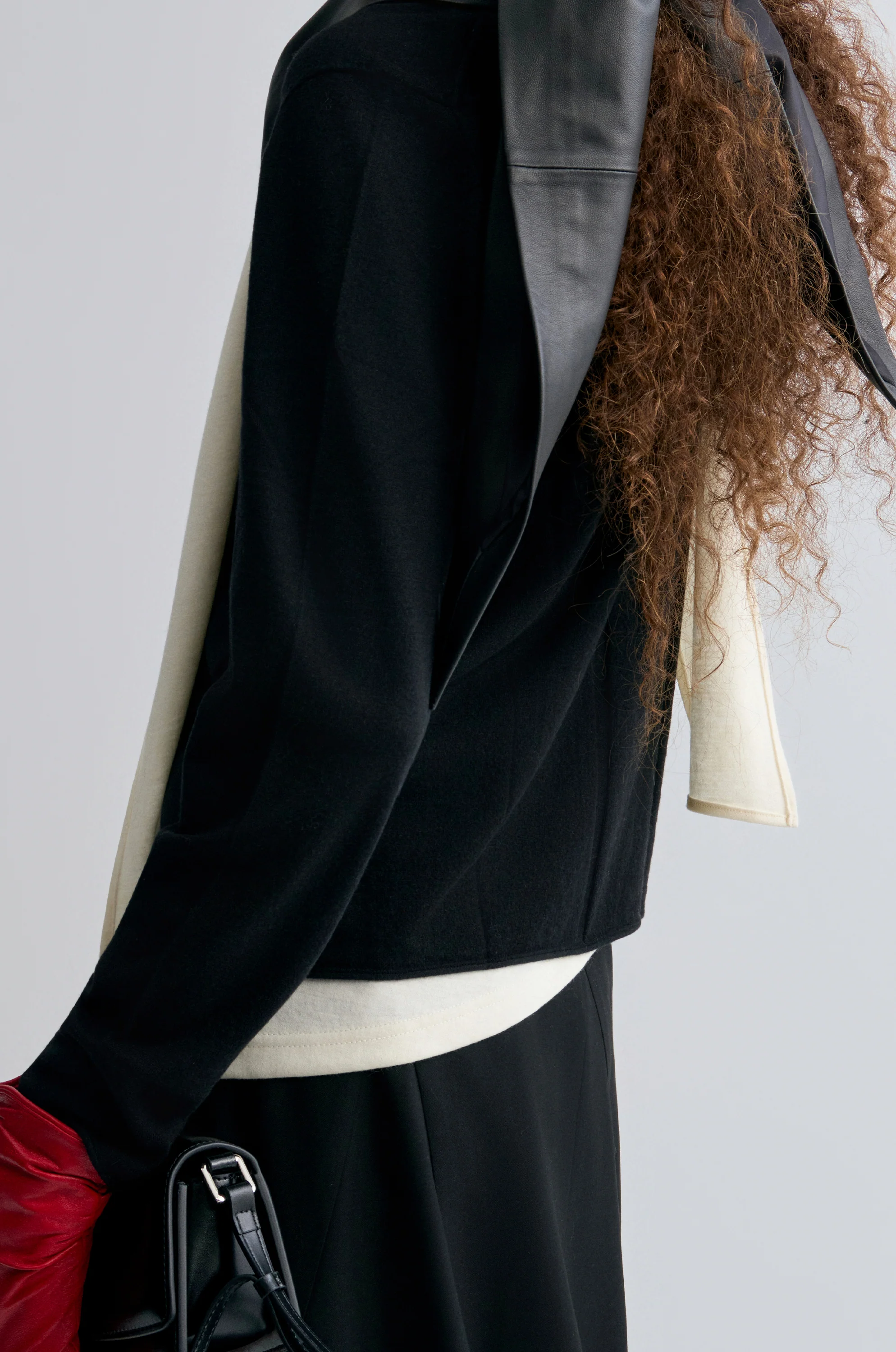 Cloudlike Knit Soft Crewneck Black - Image 5