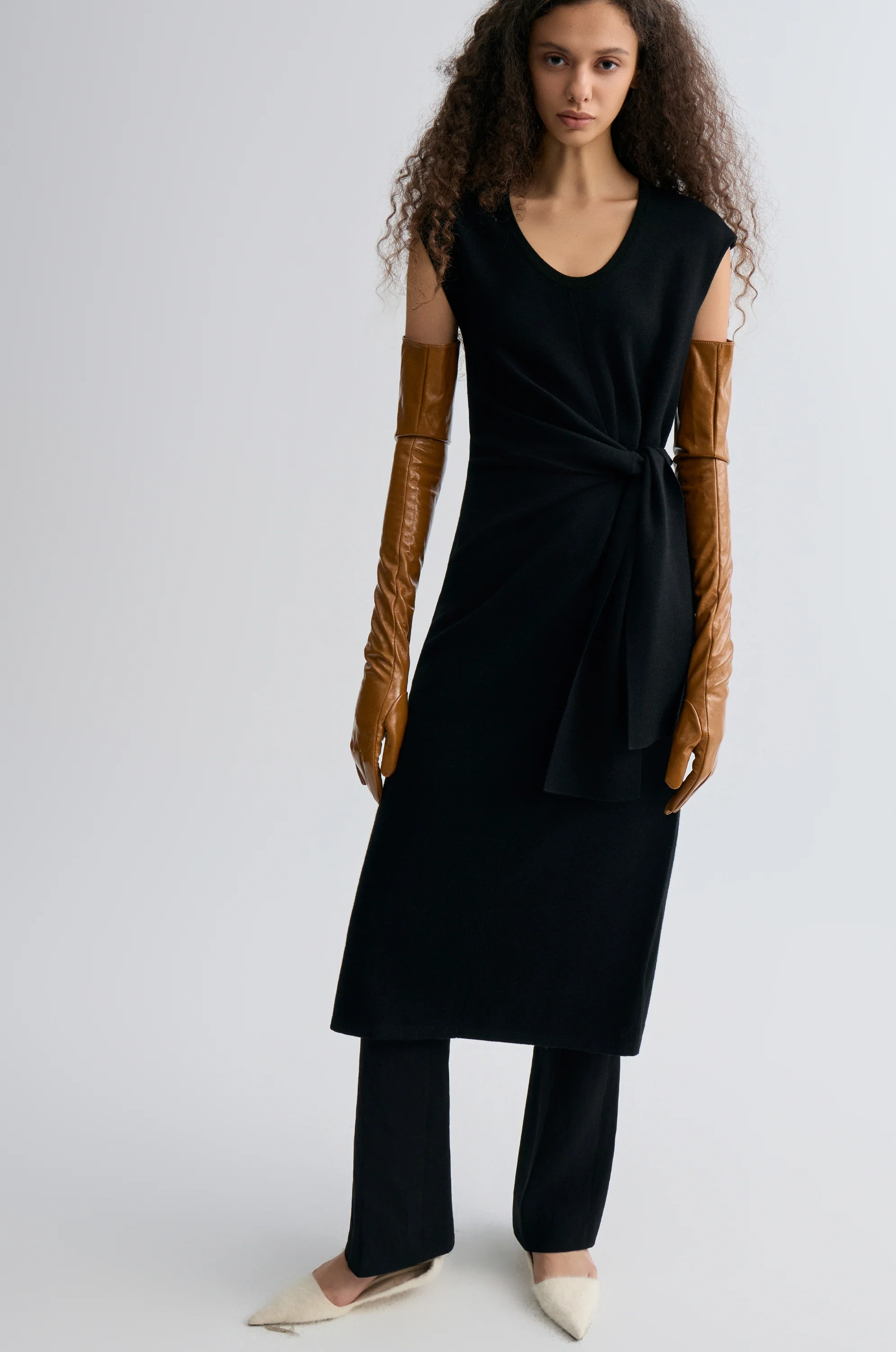 Knot-detail Knitted dress in Merino Wool Black - Image 6