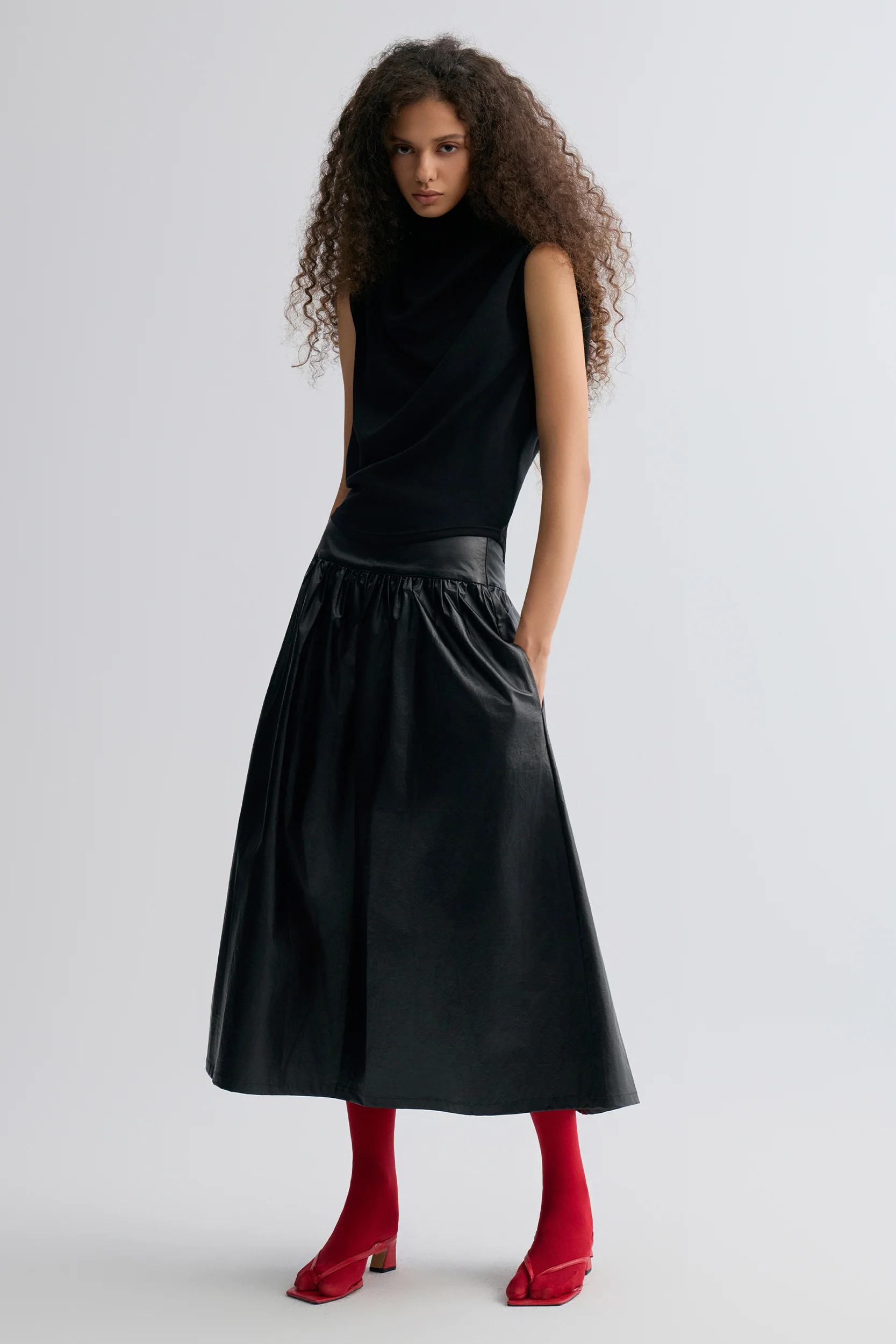 Mousse Circular Tee Black - Image 2