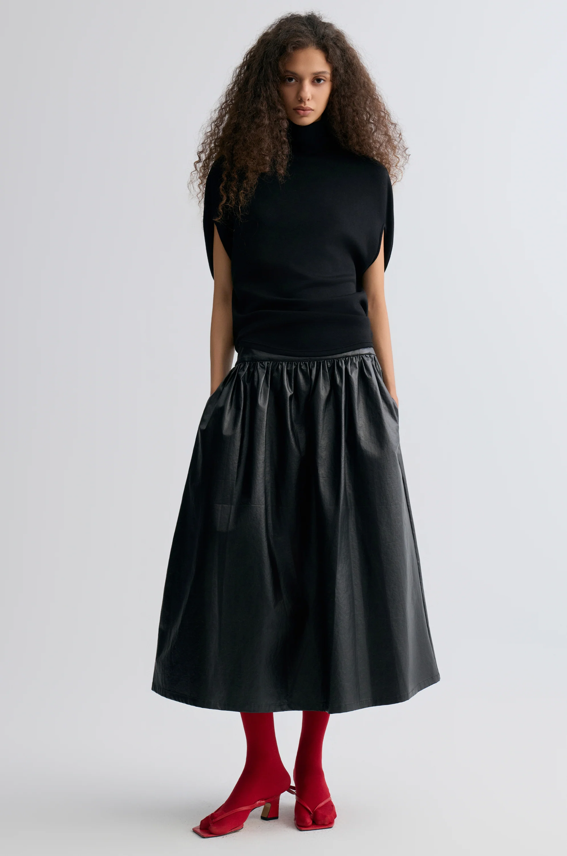 Mousse Circular Tee Black - Image 3