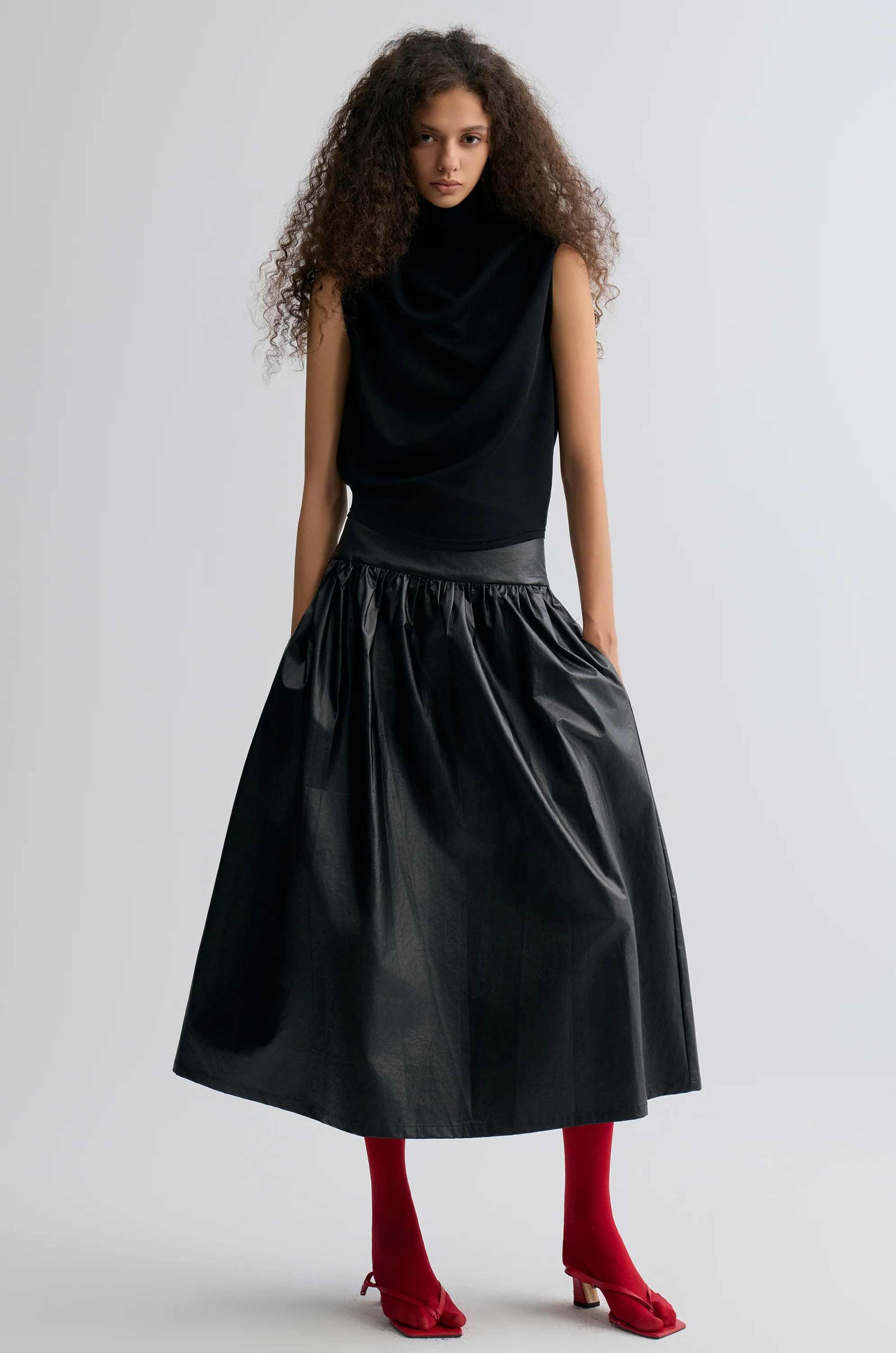 Mousse Circular Tee Black - Image 7