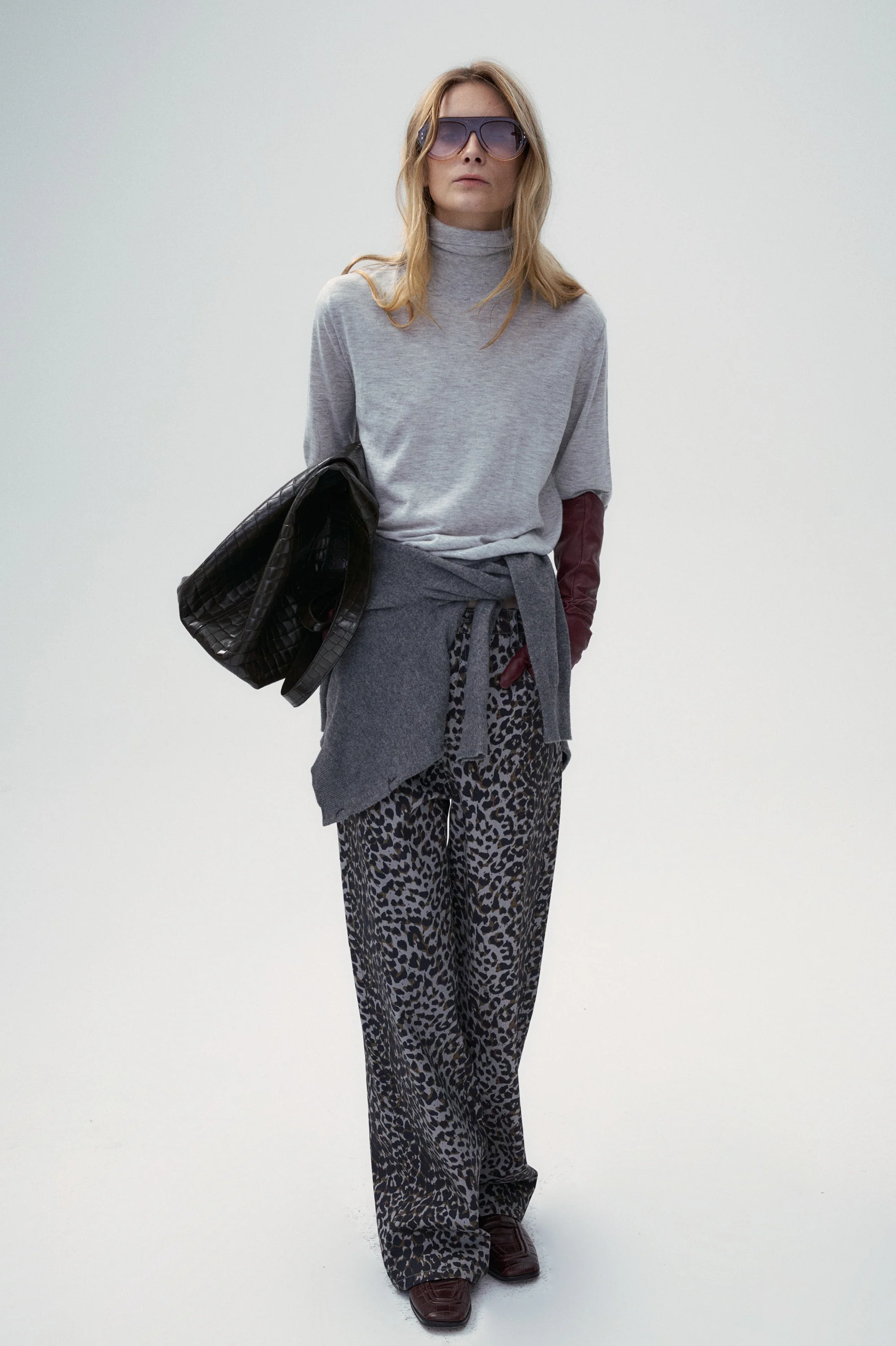 Silk & Cashmere blend Turtleneck Sweater Pull Over - Blue - Image 7