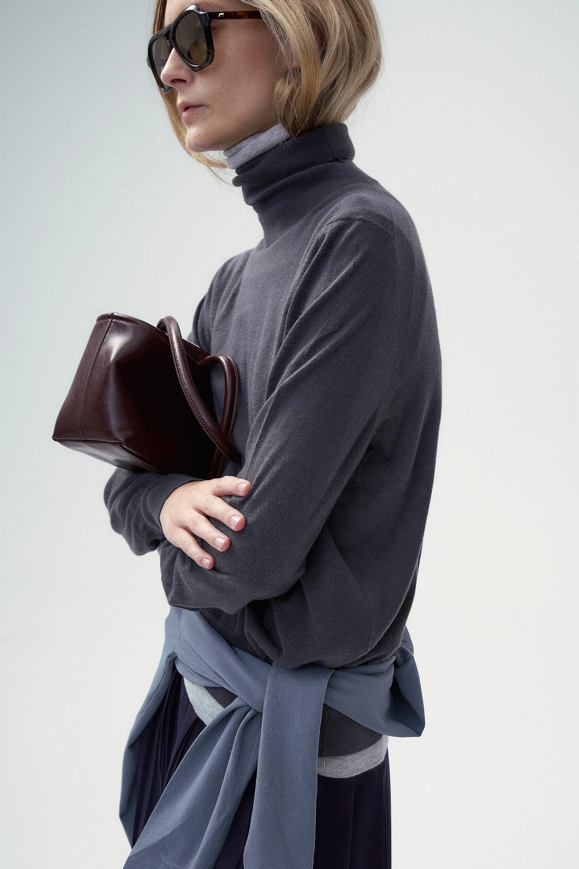 Silk & Cashmere blend Turtleneck Sweater Pull Over - Brown - Image 13