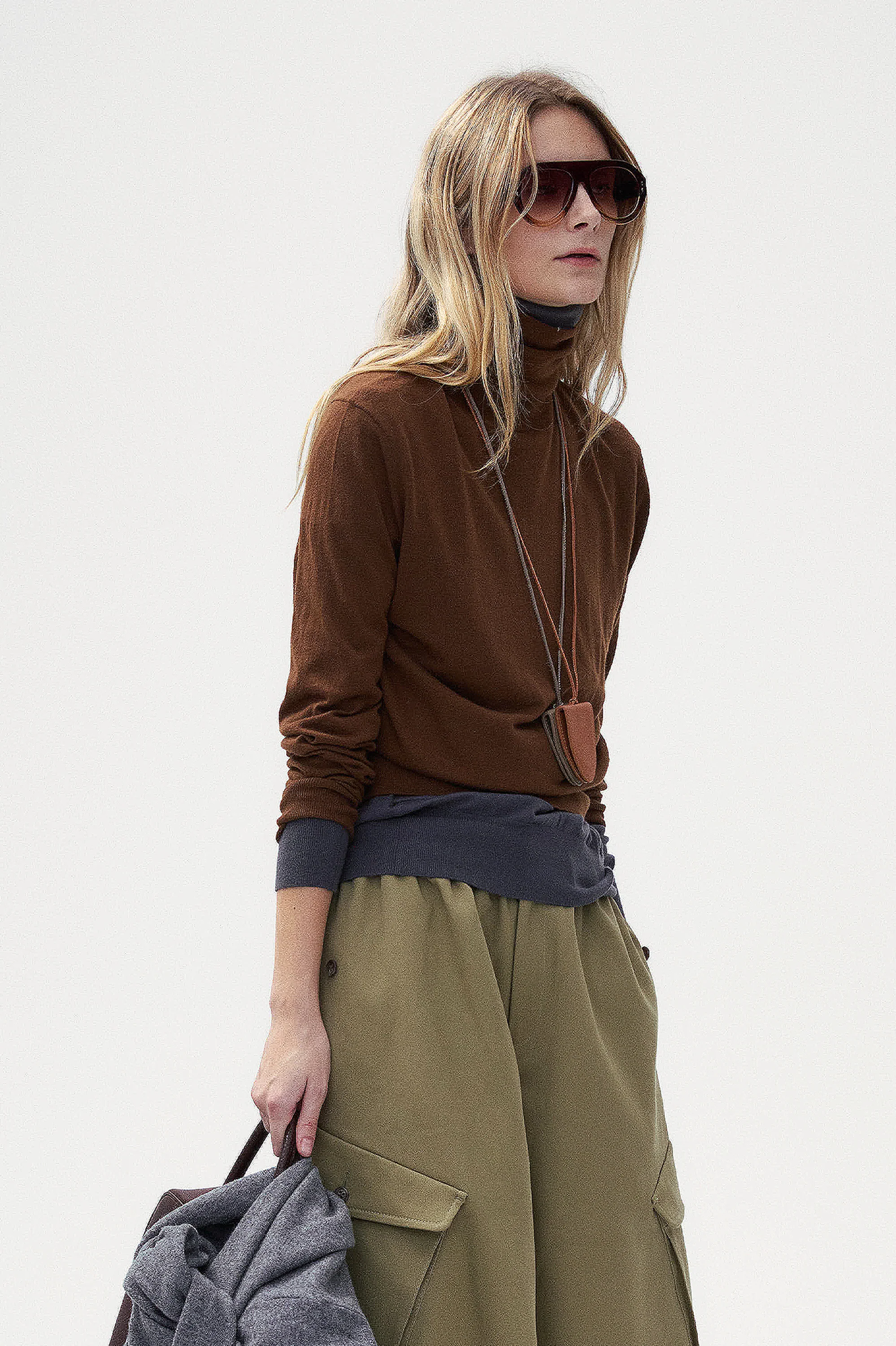 Silk & Cashmere blend Turtleneck Sweater Pull Over - Cream - Image 10