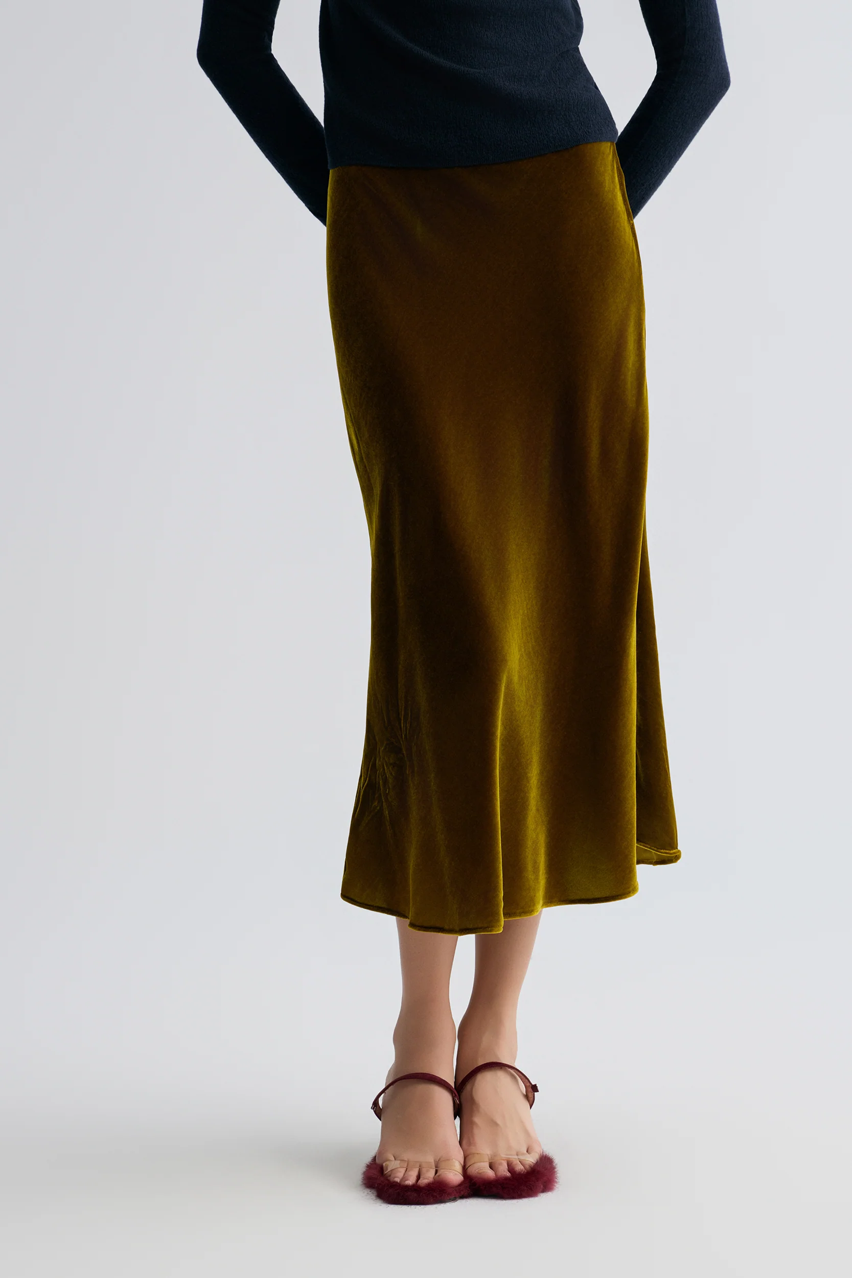 Velvet Mermaid Skirt Antique Gold-tone - Image 2