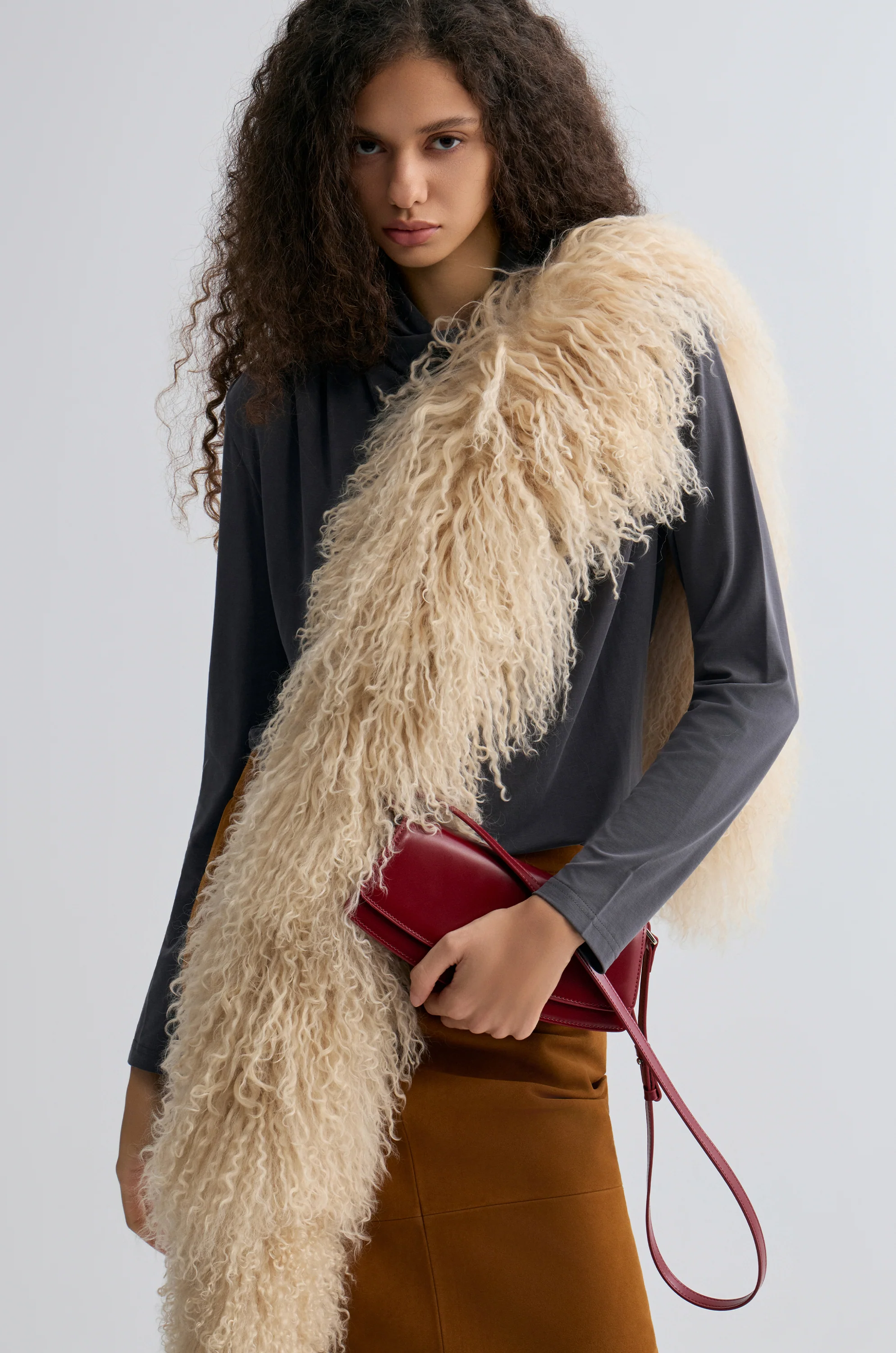 Whisper Long-haired Lamb Scarf Beige - Image 5